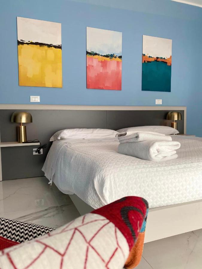 Dizeta Suite And Apartment 살레르노 외부 사진