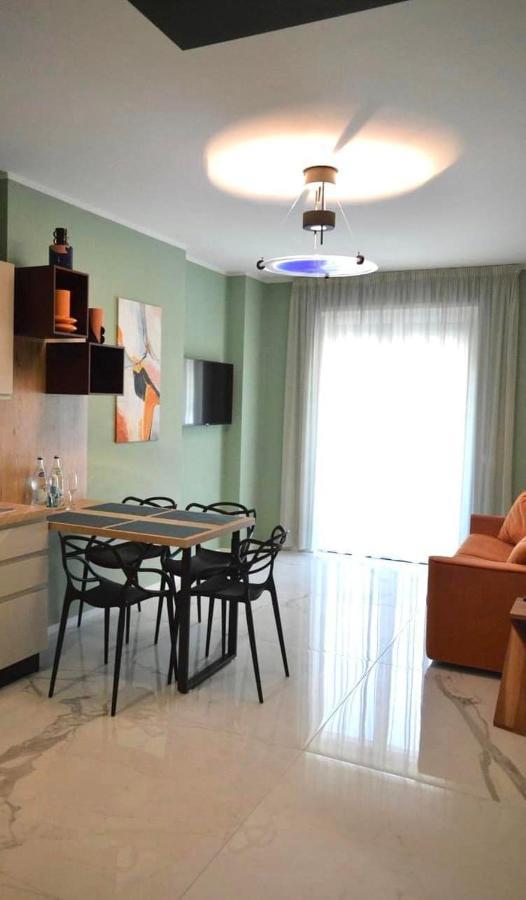 Dizeta Suite And Apartment 살레르노 외부 사진