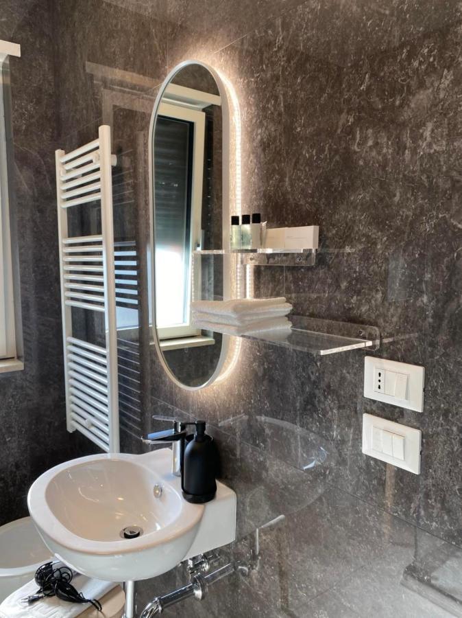 Dizeta Suite And Apartment 살레르노 외부 사진